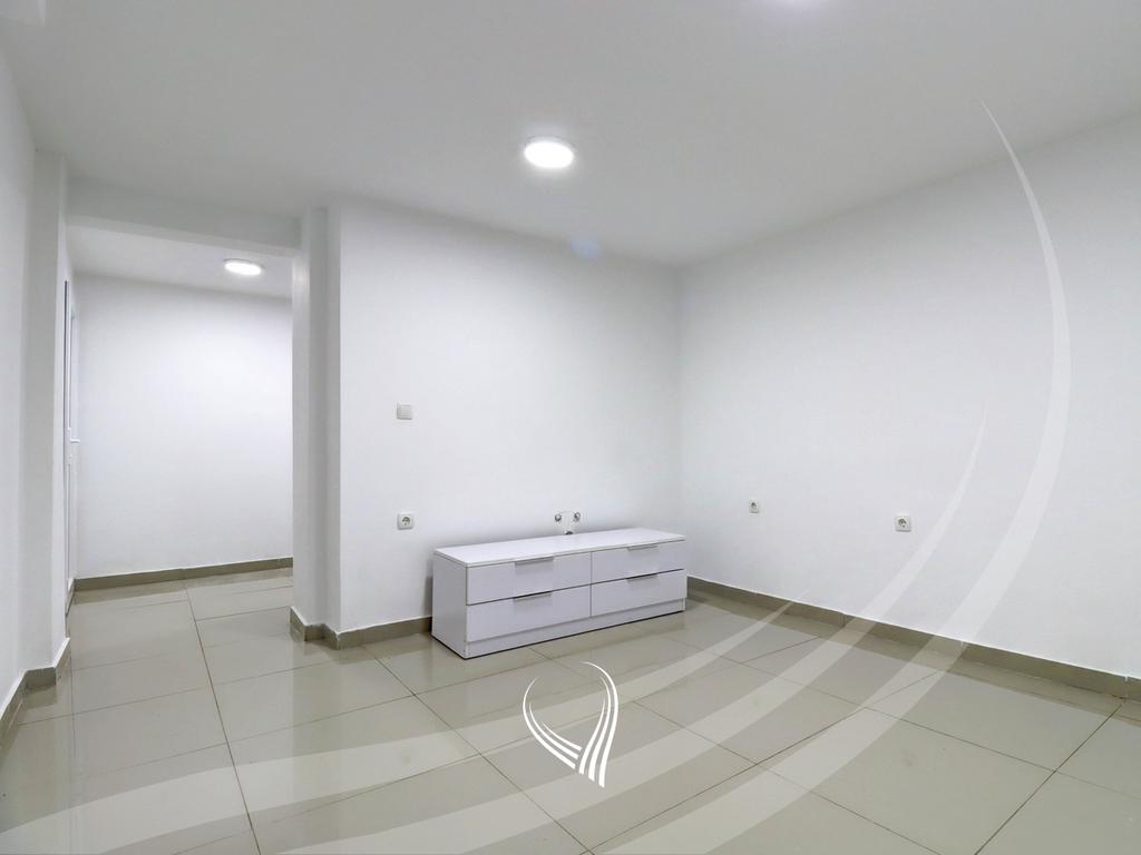 Locale di 25 metri quadrati in affitto nel centro (2)