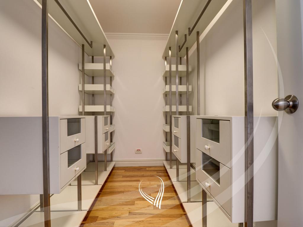 Maison de 300 mètres carrés à louer à fshati ndërkombëtar - international village (8)