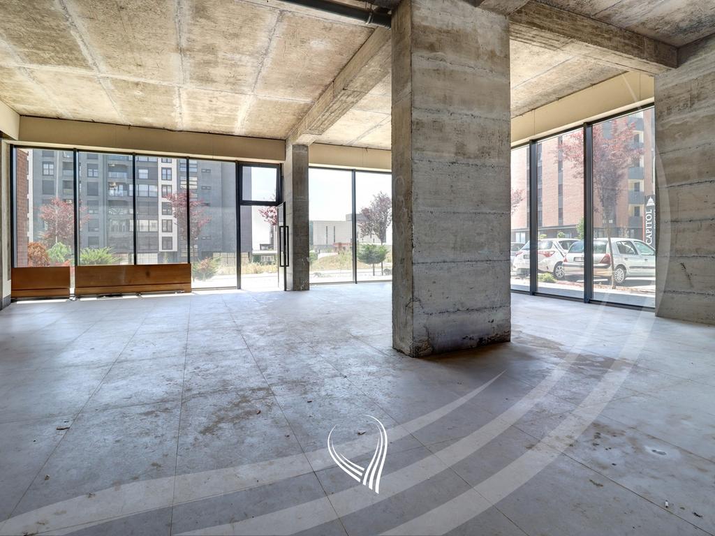 Local de 211 metros quadrados para alugar no bairro Arbëria – Dragodan (3)