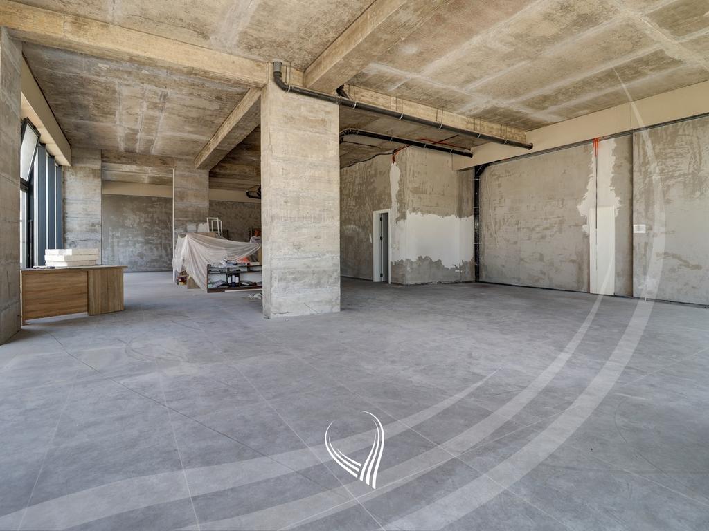 Local de 211 metros quadrados para alugar no bairro Arbëria – Dragodan (5)