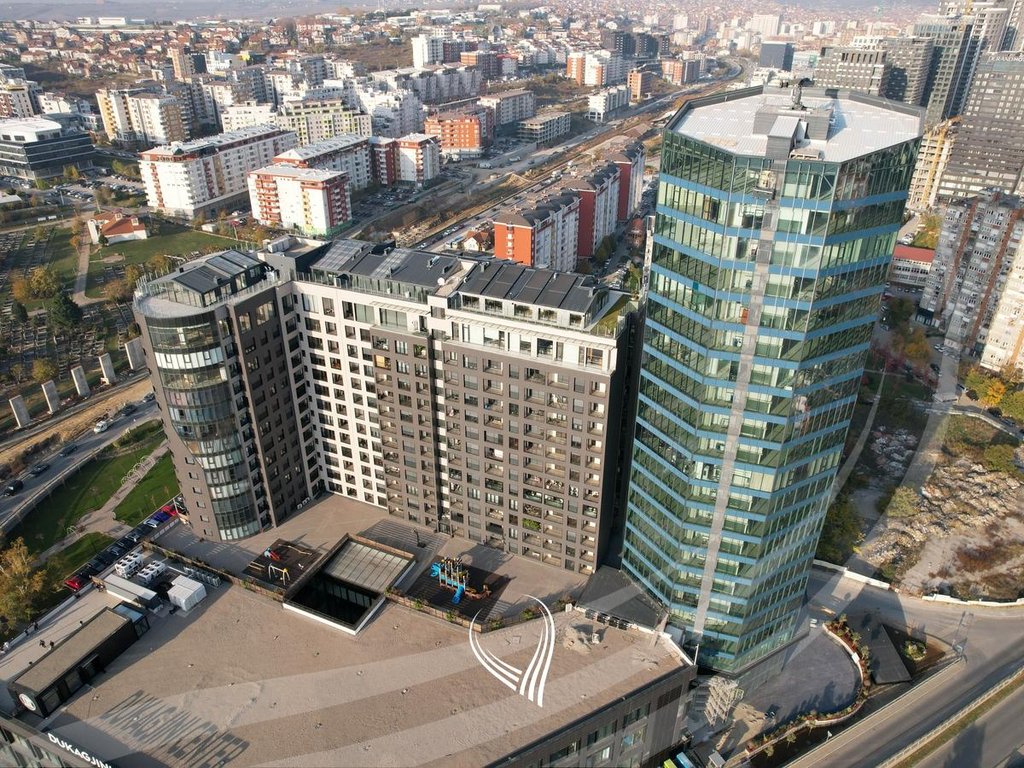 Bureau de 570 mètres carrés à vendre dans le quartier Lakrishtë - dukagjini tower