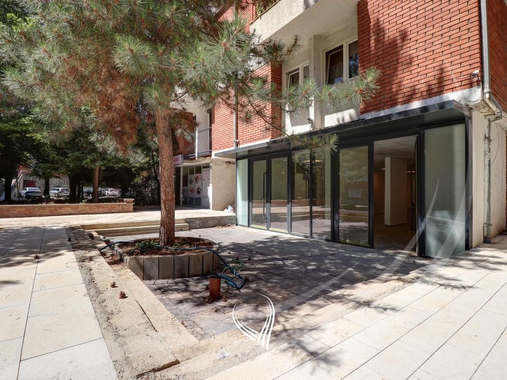 Locale di 110 metri quadrati in affitto nel quartiere Dardania