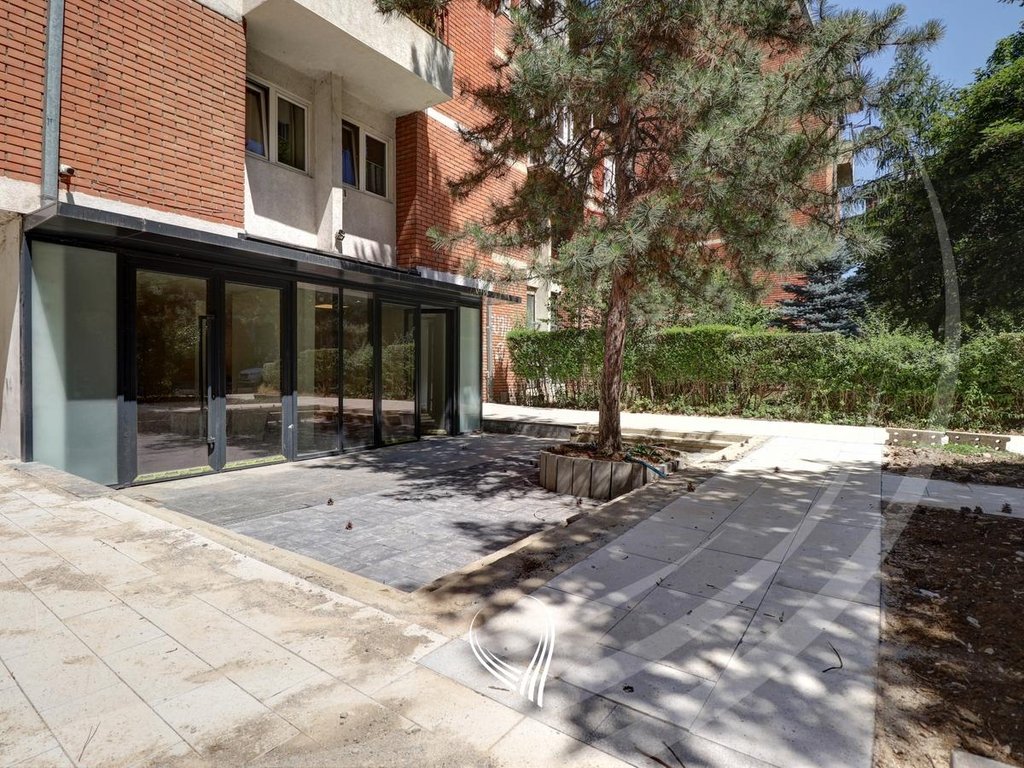Locale di 110 metri quadrati in affitto nel quartiere Dardania (6)
