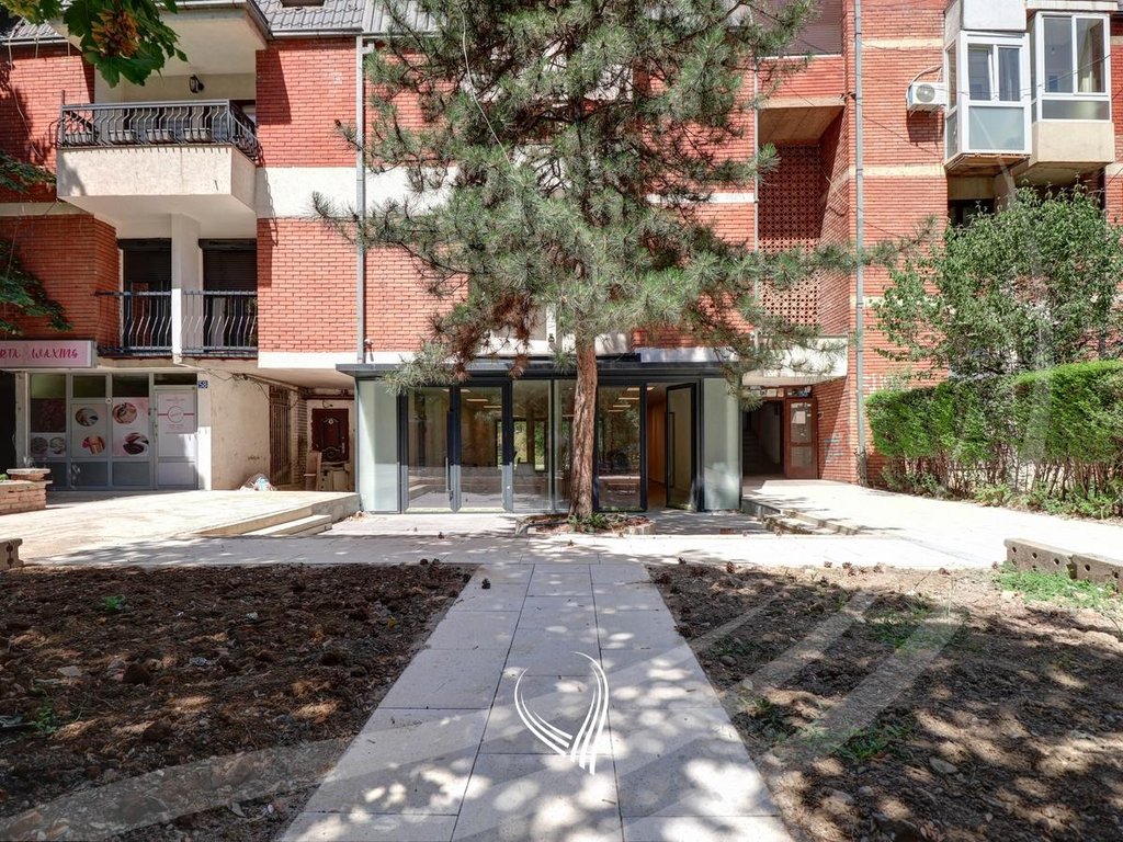 Locale di 110 metri quadrati in affitto nel quartiere Dardania (7)