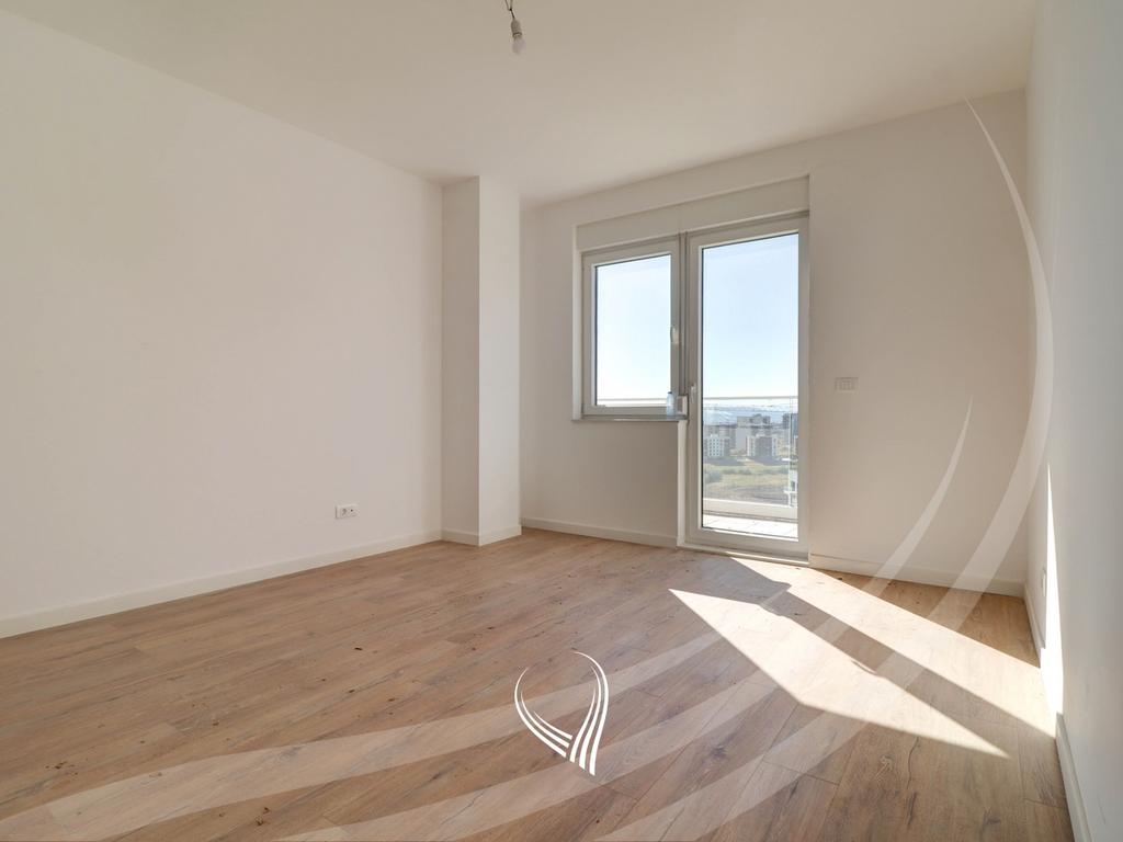 Penthouse 277 metra katror në shitje në lagjen Mati 1 - kodrina (8)