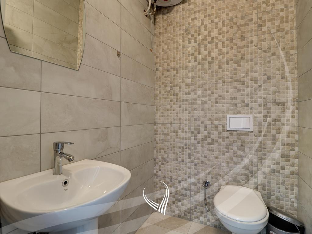 Local de 54 mètres carrés à vendre dans le quartier Mati 1 (5)