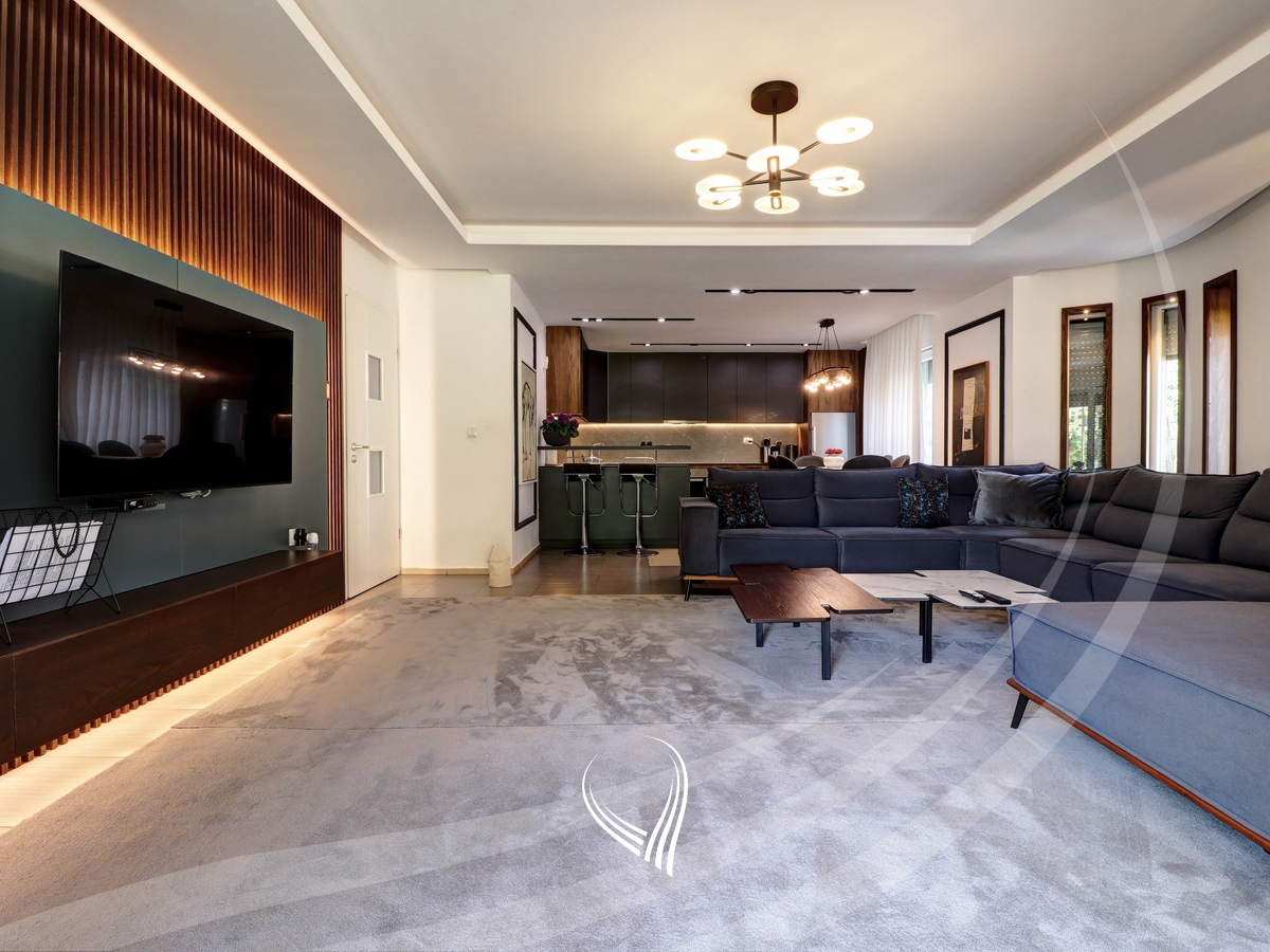 Casa con 5 habitaciones en venta en el barrio de hajvalia