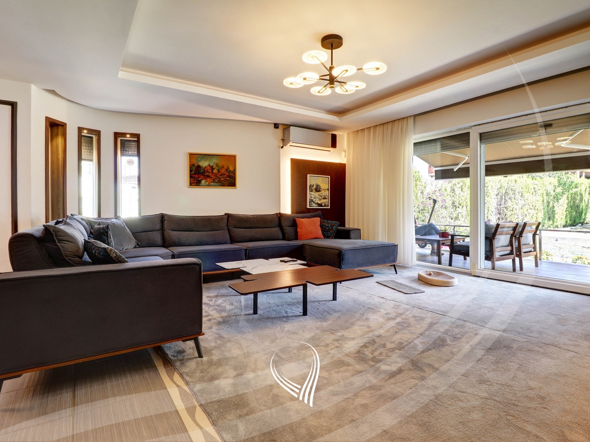 Casa con 5 habitaciones en venta en el barrio de hajvalia (2)