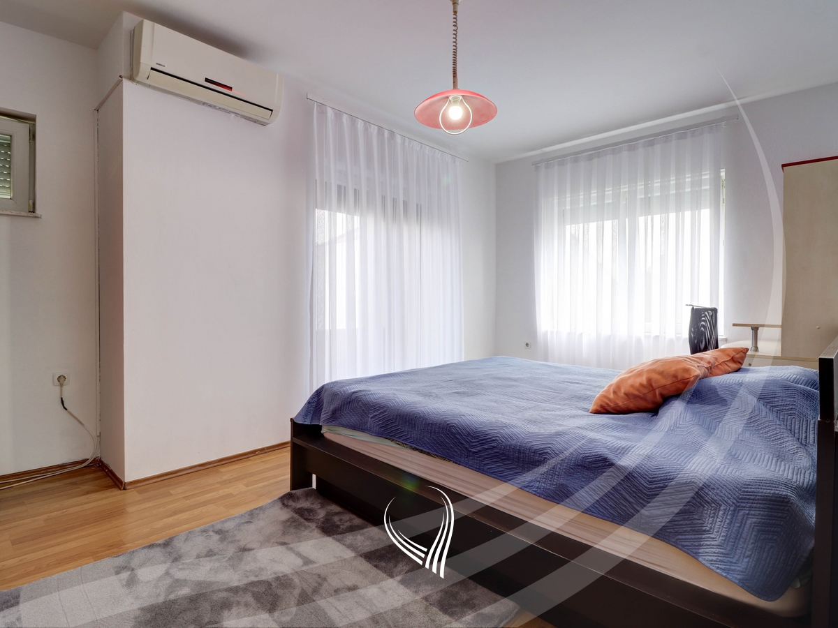 Casa con 5 habitaciones en venta en el barrio de hajvalia (8)