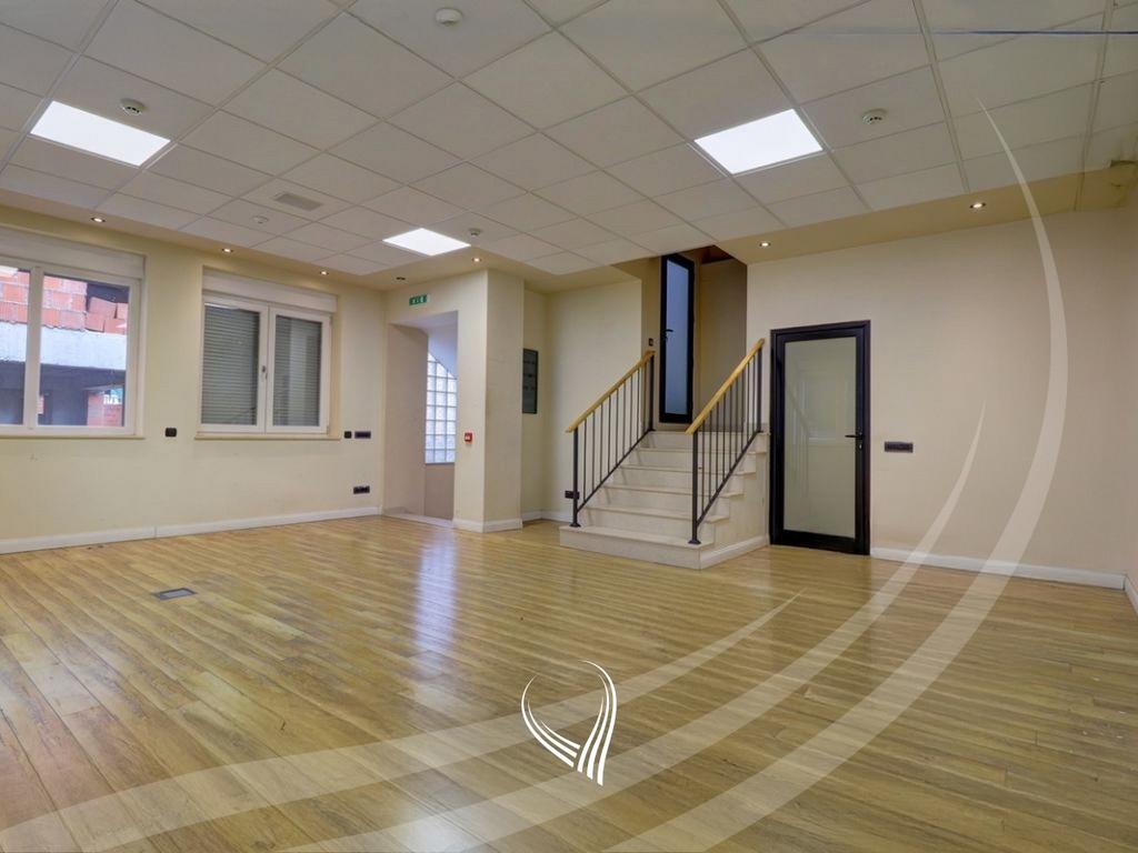 Bureaux avec 12 pièces à louer dans le quartier Arbëria – Dragodan (7)