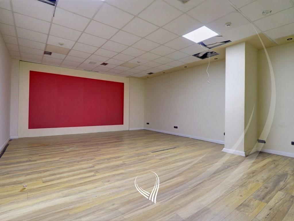 Bureaux avec 12 pièces à louer dans le quartier Arbëria – Dragodan (8)