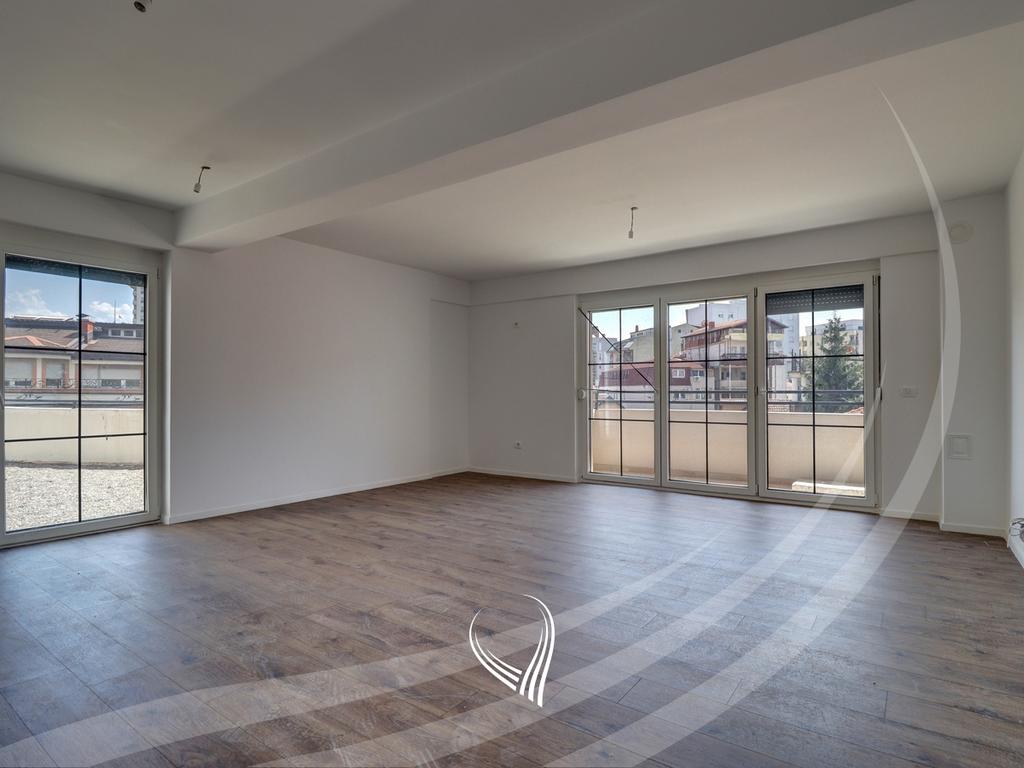 Office 133 sqm + 58 sqm terrace for rent in Tophane – Orhidea