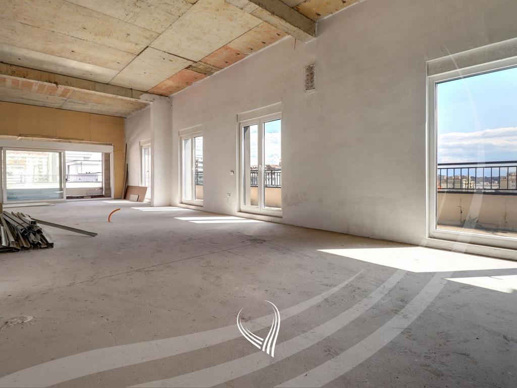 Attico di 390 metri quadrati in vendita nel quartiere Mati 1 – Rruga c (7)