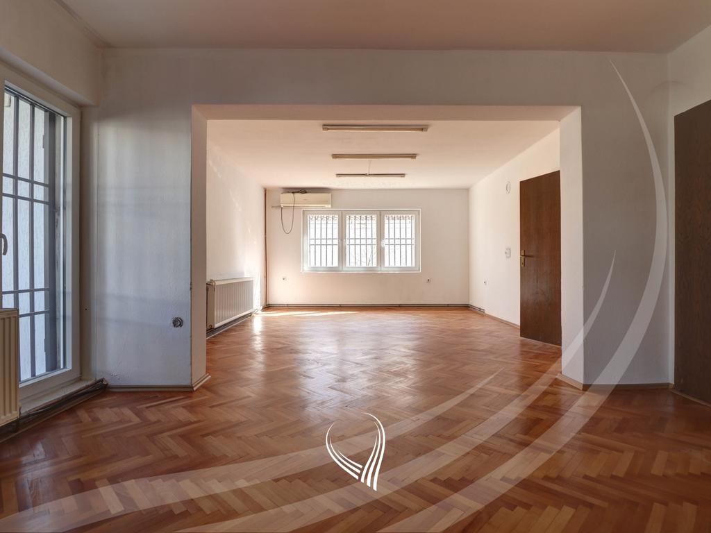 435 quadratmeter büro zur miete im stadtteil Pejton