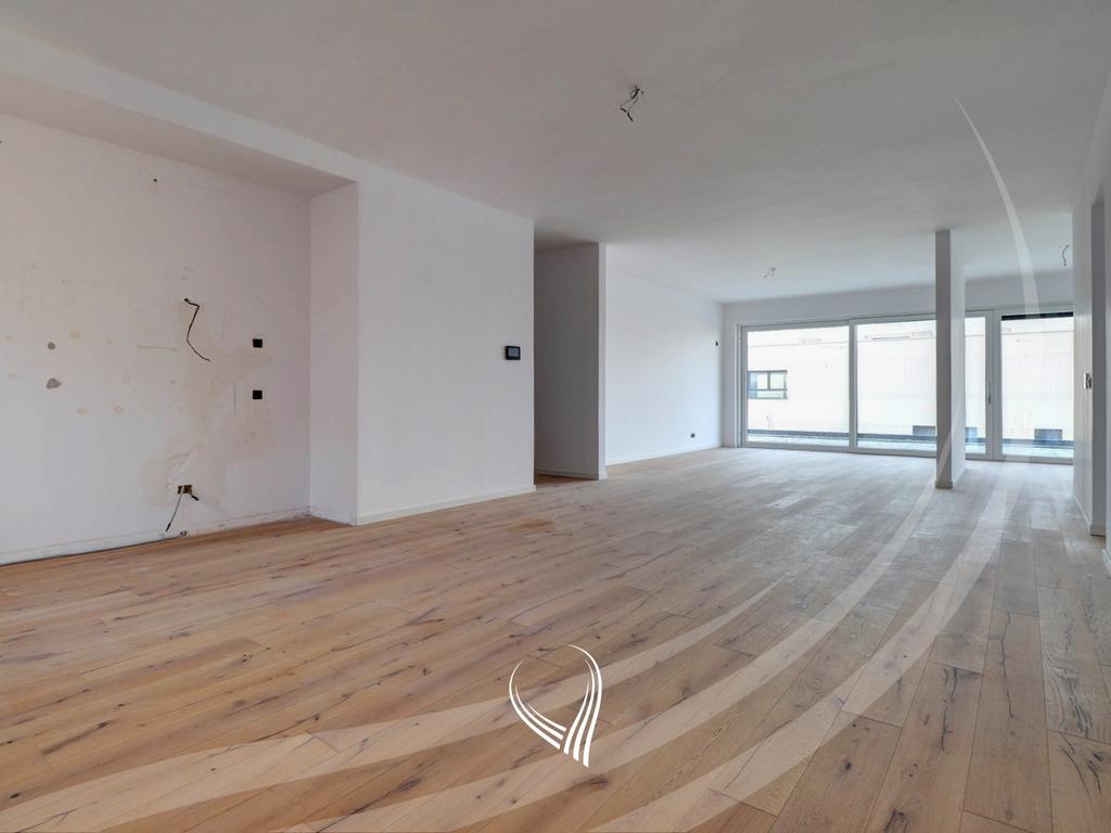 Wohnung mit 4 schlafzimmern zum verkauf im stadtteil marigona hill (2)