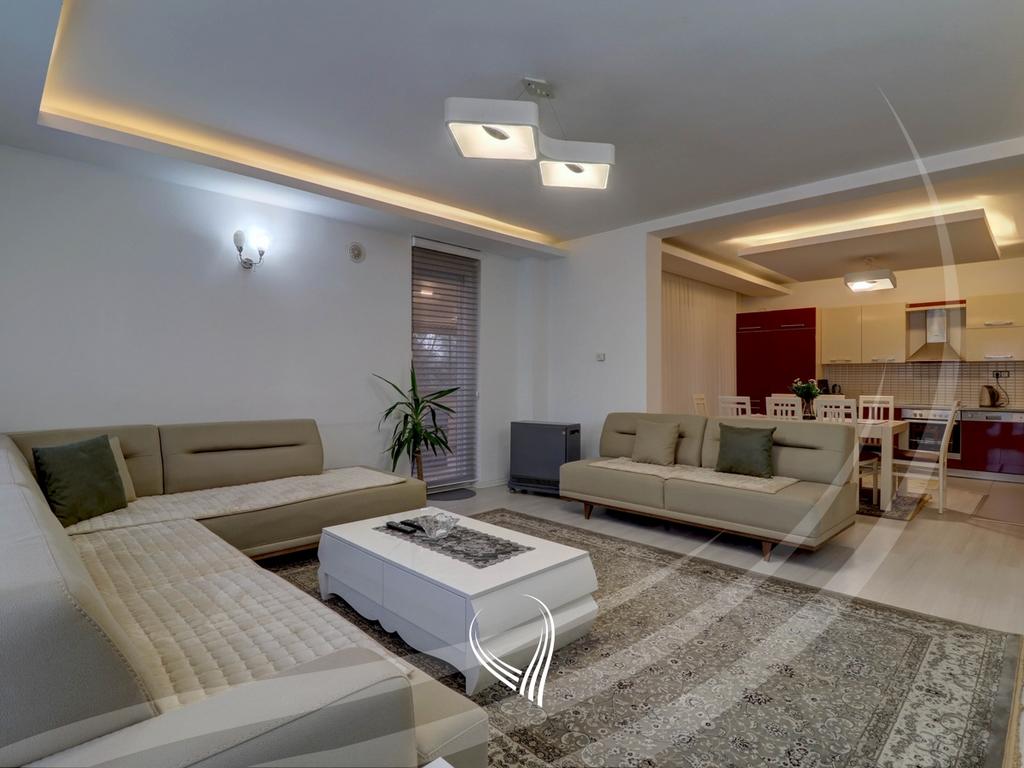 Casa di 380 metri quadrati con 4 are di terreno in vendita a Veternik (6)