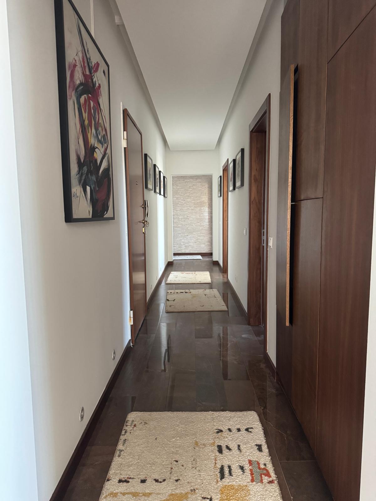 Ático exclusivo en alquiler en Arbëria 3