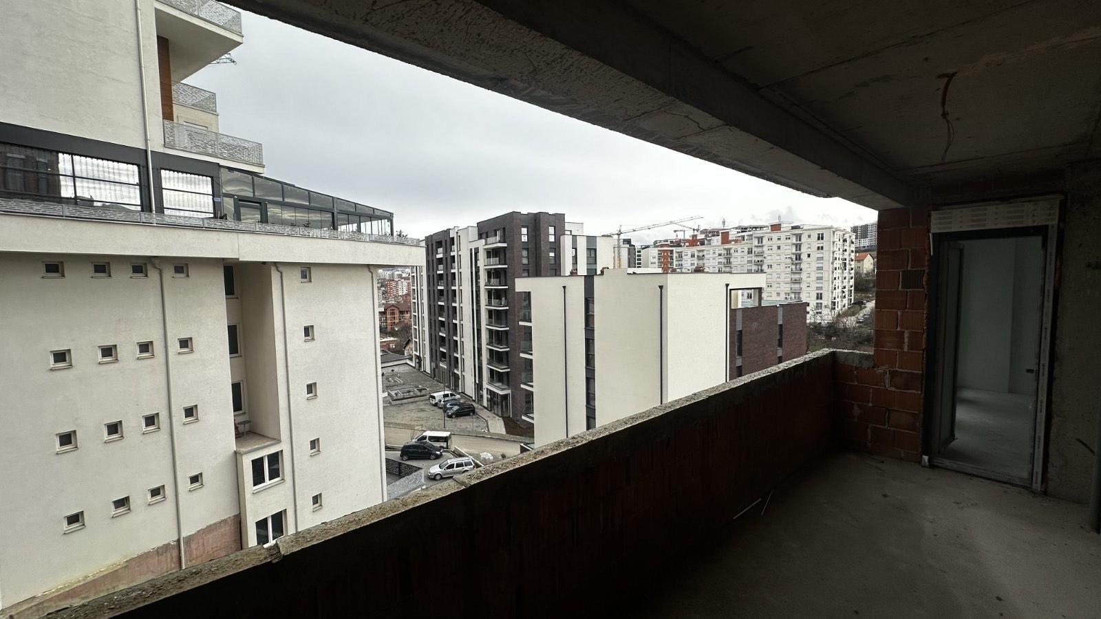 Banesë 3+1 në shitje te Prishtina e Re