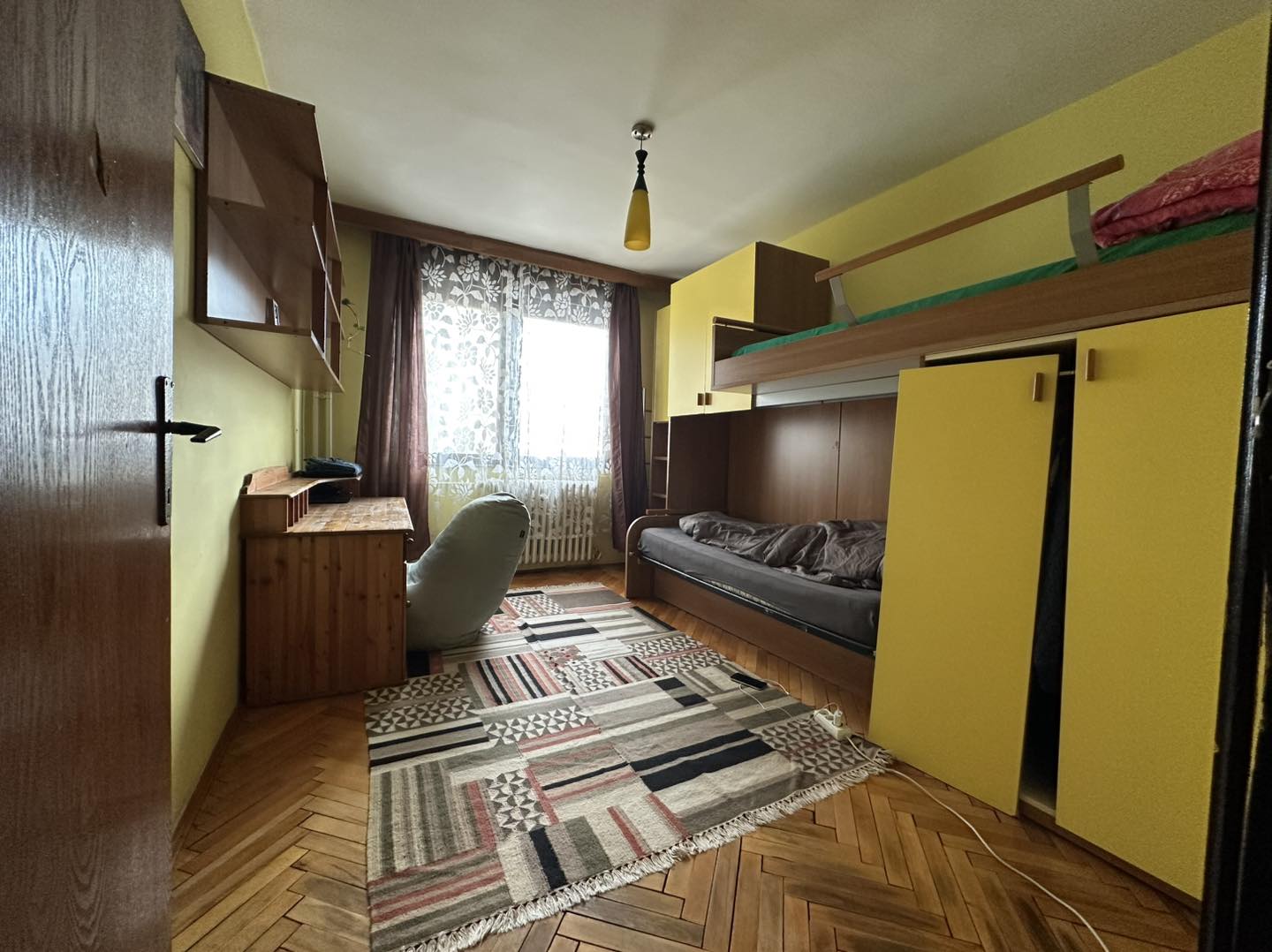 Appartamento in vendita (83,3 metri quadrati netti) 2+1 nel centro di Pristina (di fronte al centro di registrazione)