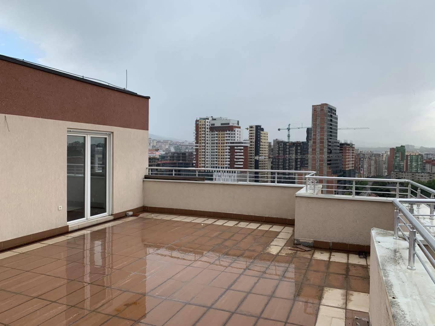 Penthouse për #shitje në Arbëria 3