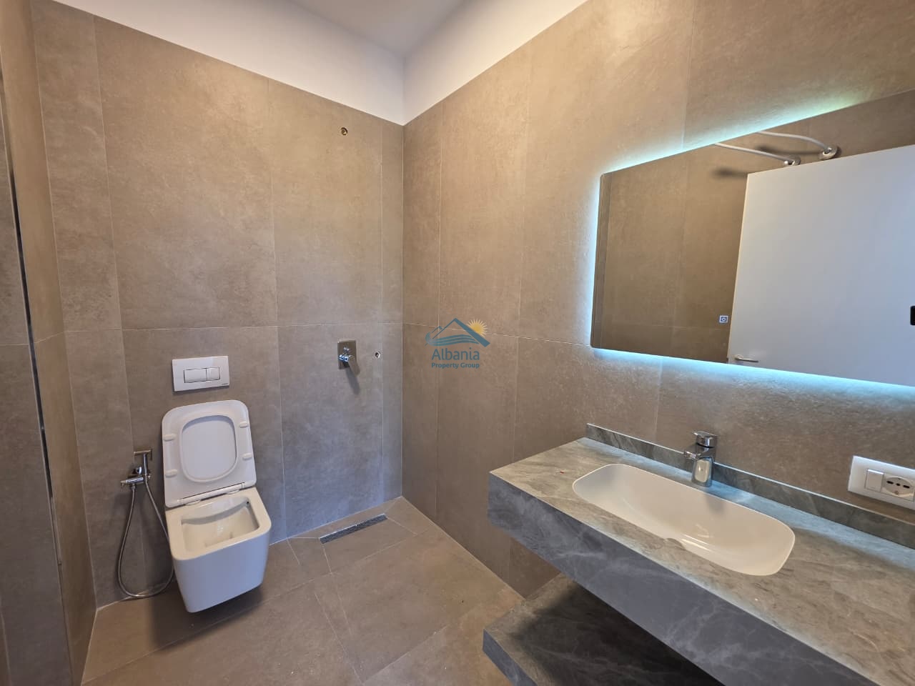 Apartament luksoz për shitje në Vlorë shqipëri (7)