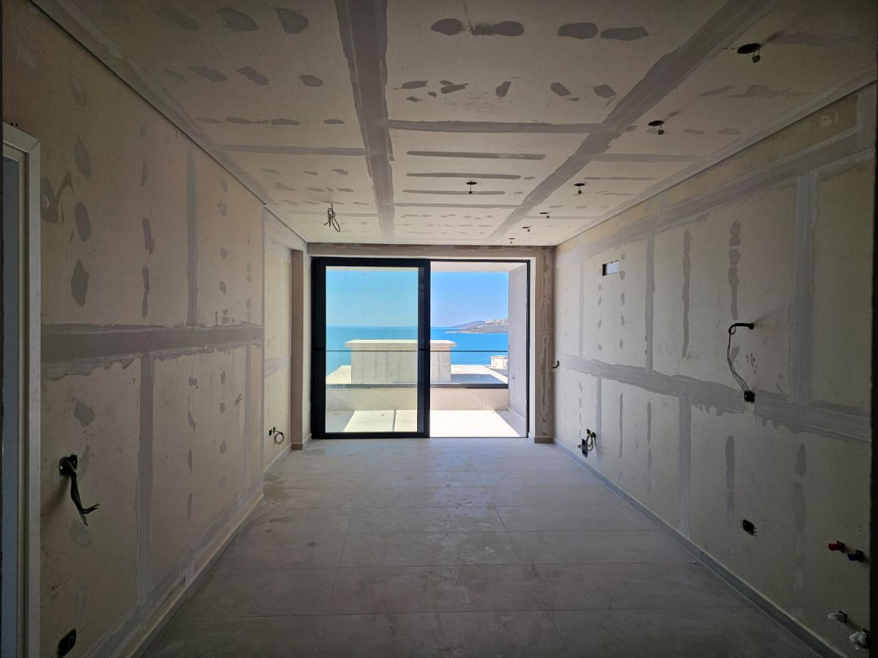 Appartamento con due camere da letto in vendita a Saranda (4)