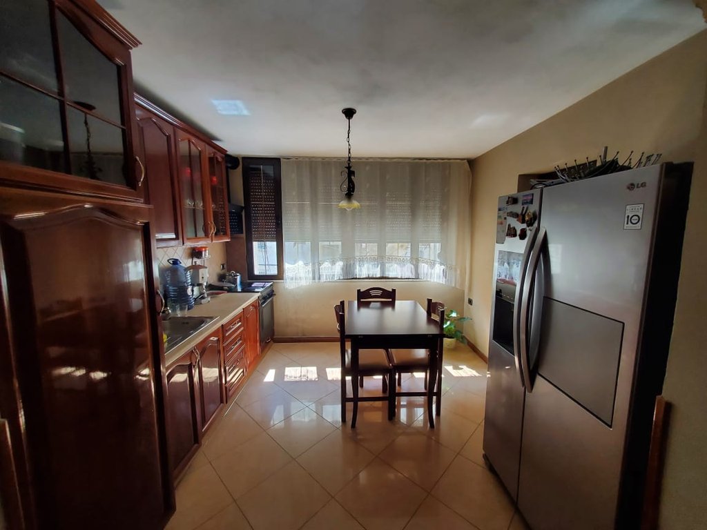 Apartamento 3+2+1 à venda – 21 dhjetori, Tirana
