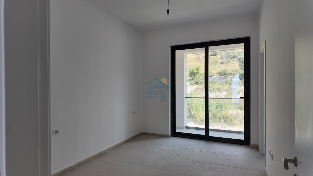 Appartamento con vista mare in vendita a radhimë Vlorë albania
