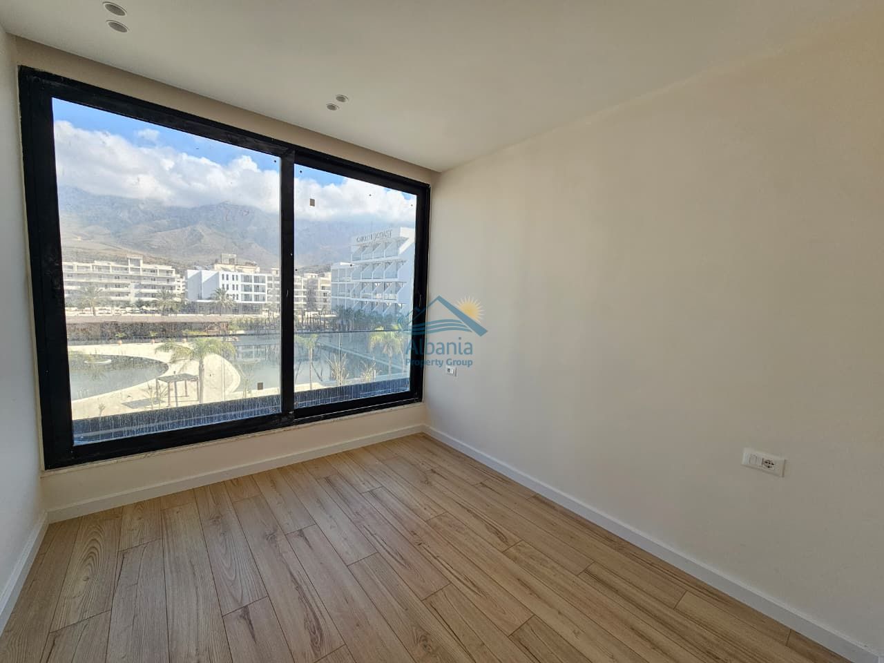 Appartamento con vista mare in vendita a radhimë Vlorë albania