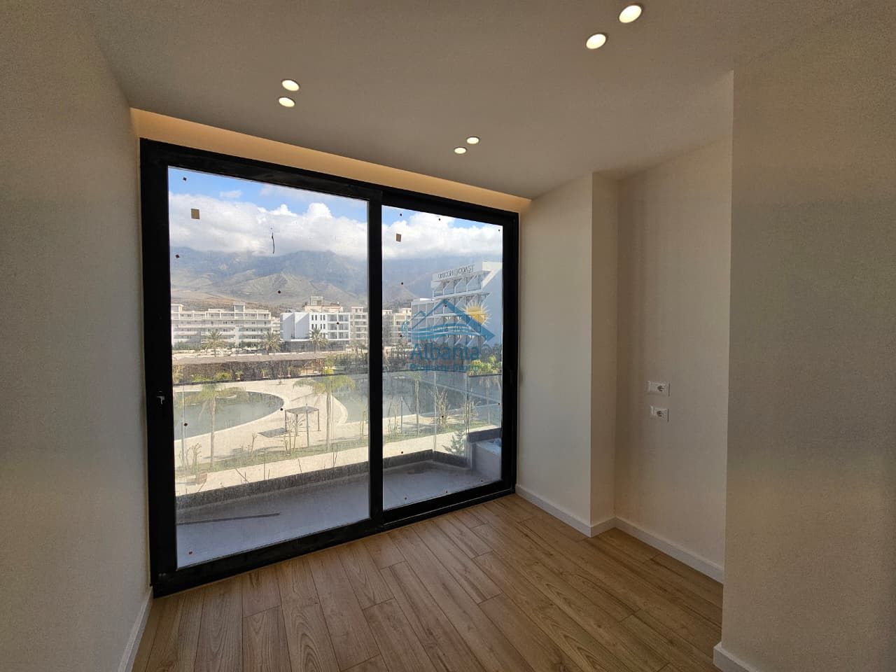 Appartamento con vista mare in vendita a radhimë Vlorë albania