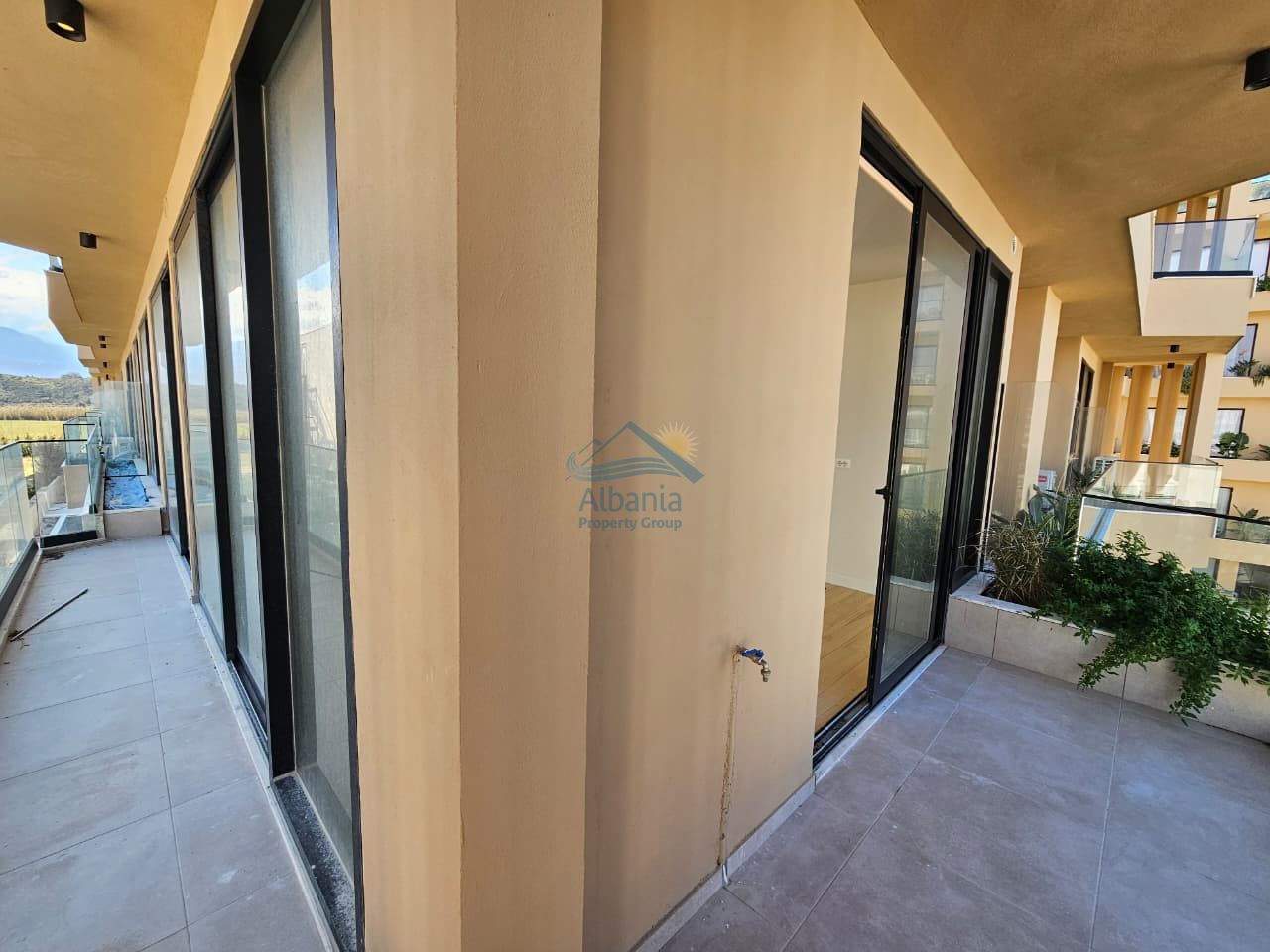 Appartamento con vista mare in vendita a radhimë Vlorë albania