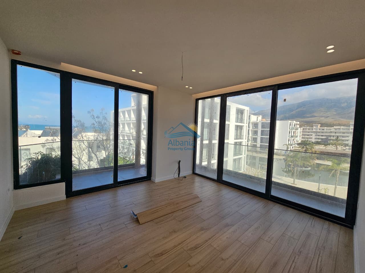 Appartamento con vista mare in vendita a radhimë Vlorë albania