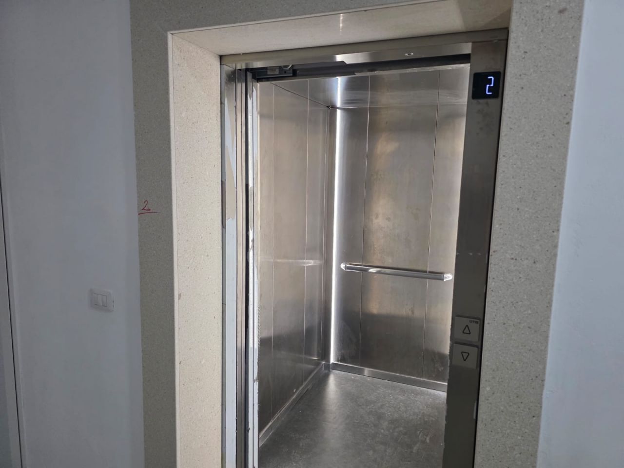 Apartament me dy dhoma gjumi për shitje në golem Durrës