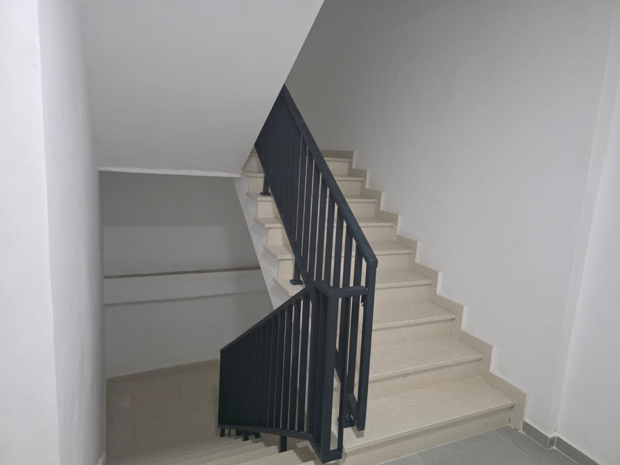 Apartament me dy dhoma gjumi për shitje në golem Durrës