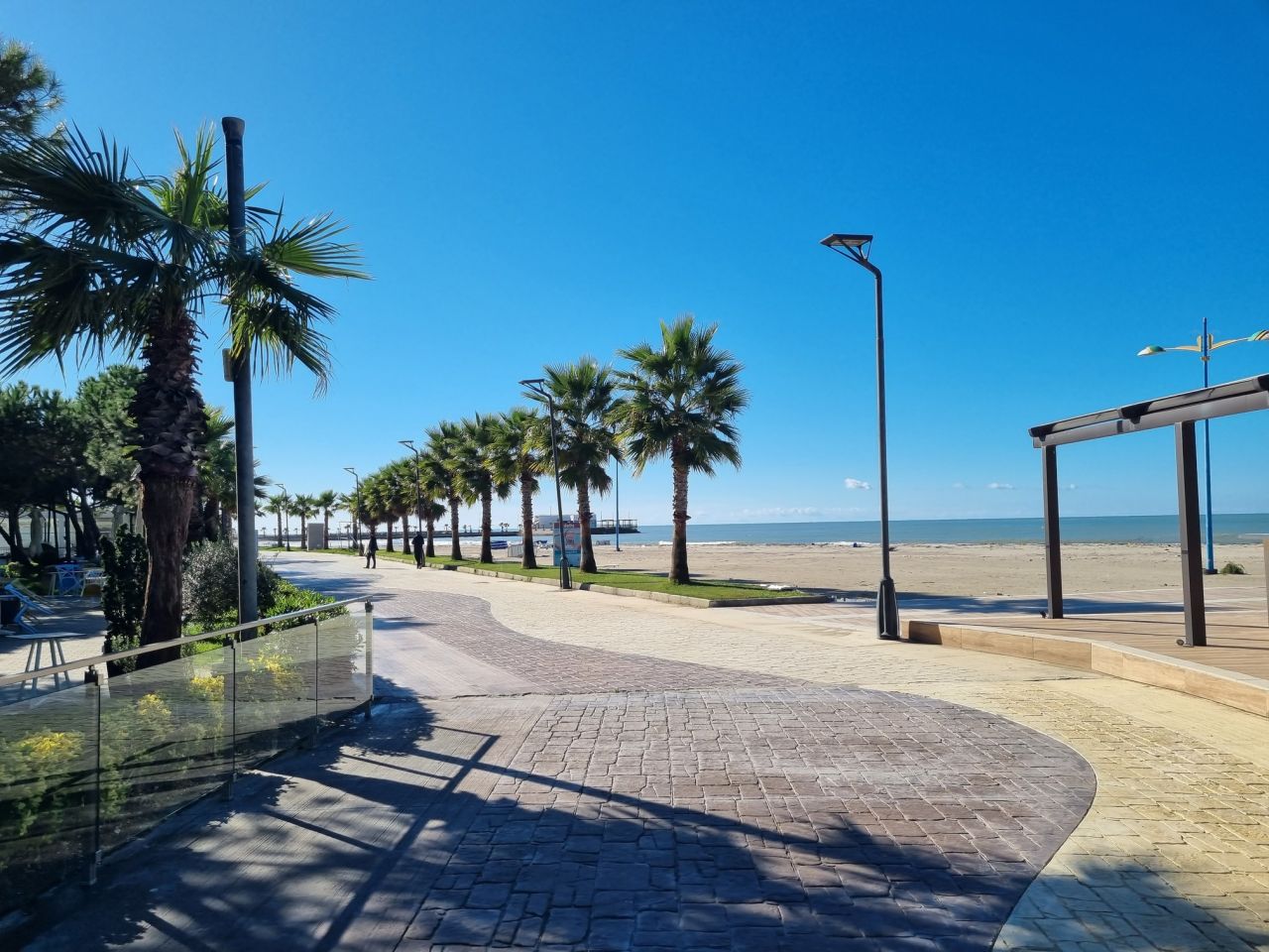 Apartament me dy dhoma gjumi për shitje në golem Durrës
