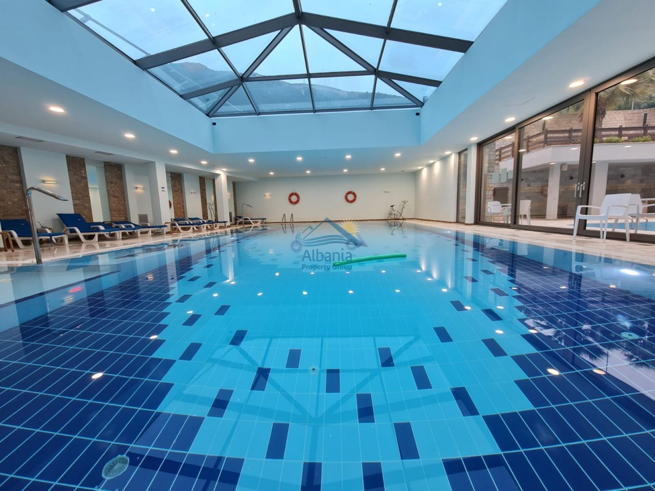 Appartamento con due camere da letto con piscina in vendita a Vlorë albania