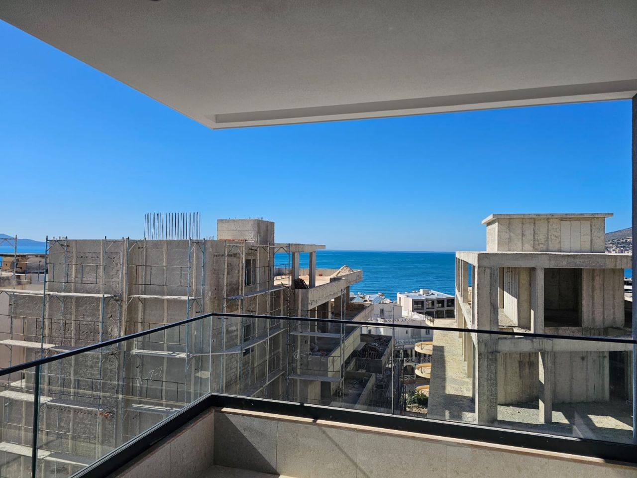 Apartamento com vista para o mar à venda em sarande (4)