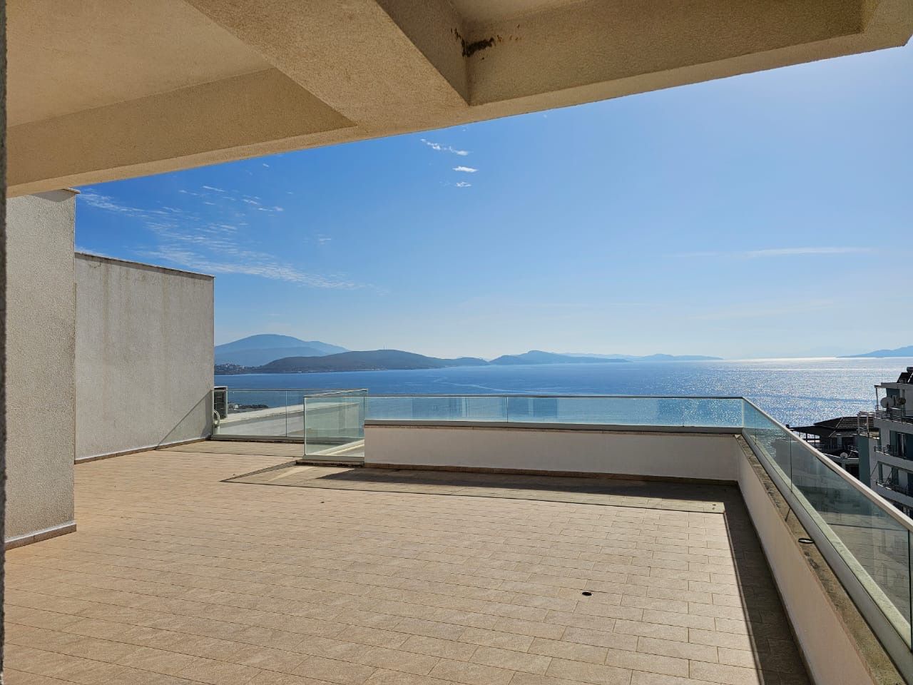 Penthouse me pamje nga deti përdorim në Sarandë shqipëri