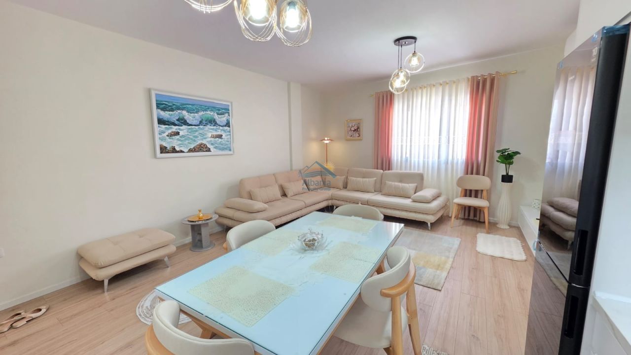 Appartamento moderno in vendita a Vlorë albania