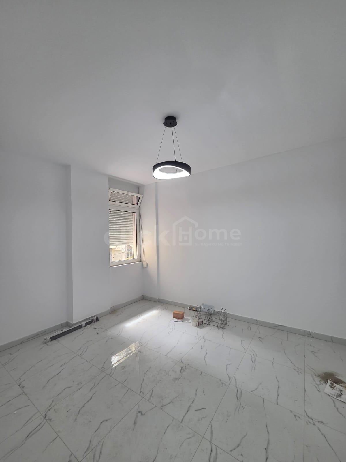 Apartamento 3+1 para alugar «Komuna e Parisit»