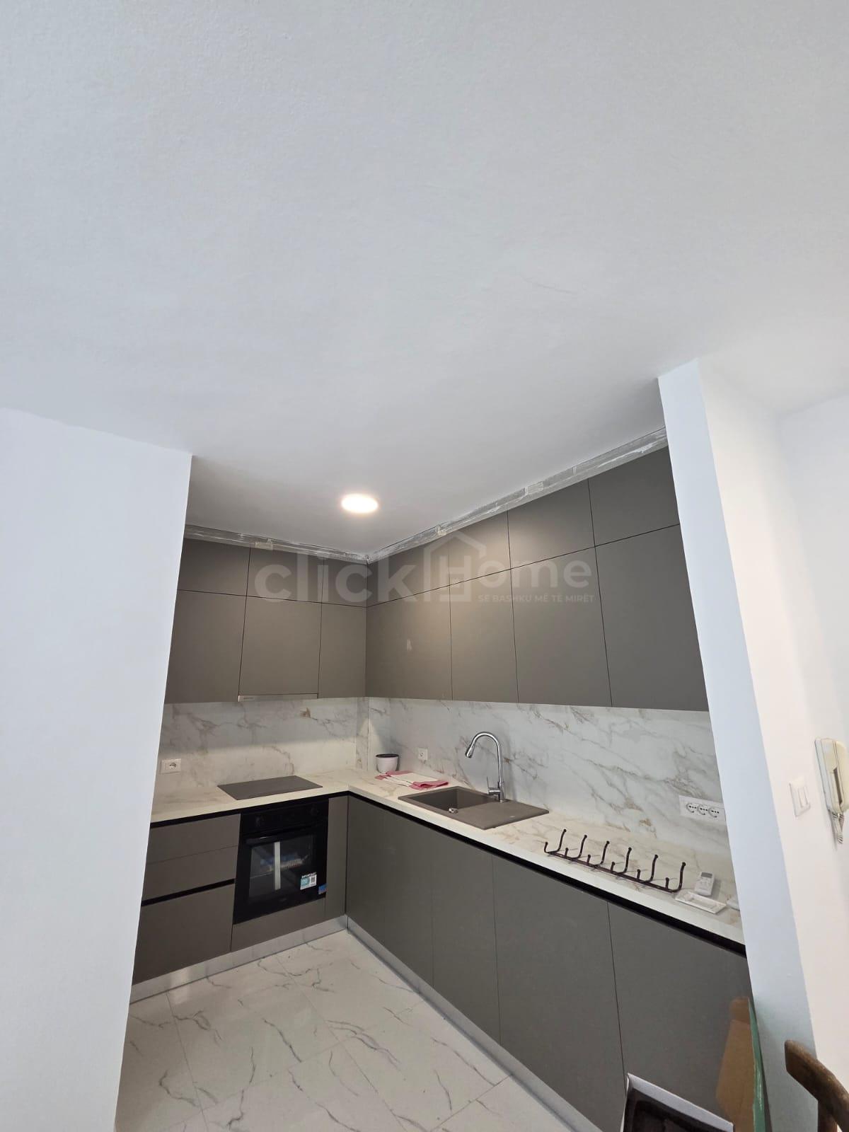 Apartamento 3+1 para alugar «Komuna e Parisit»