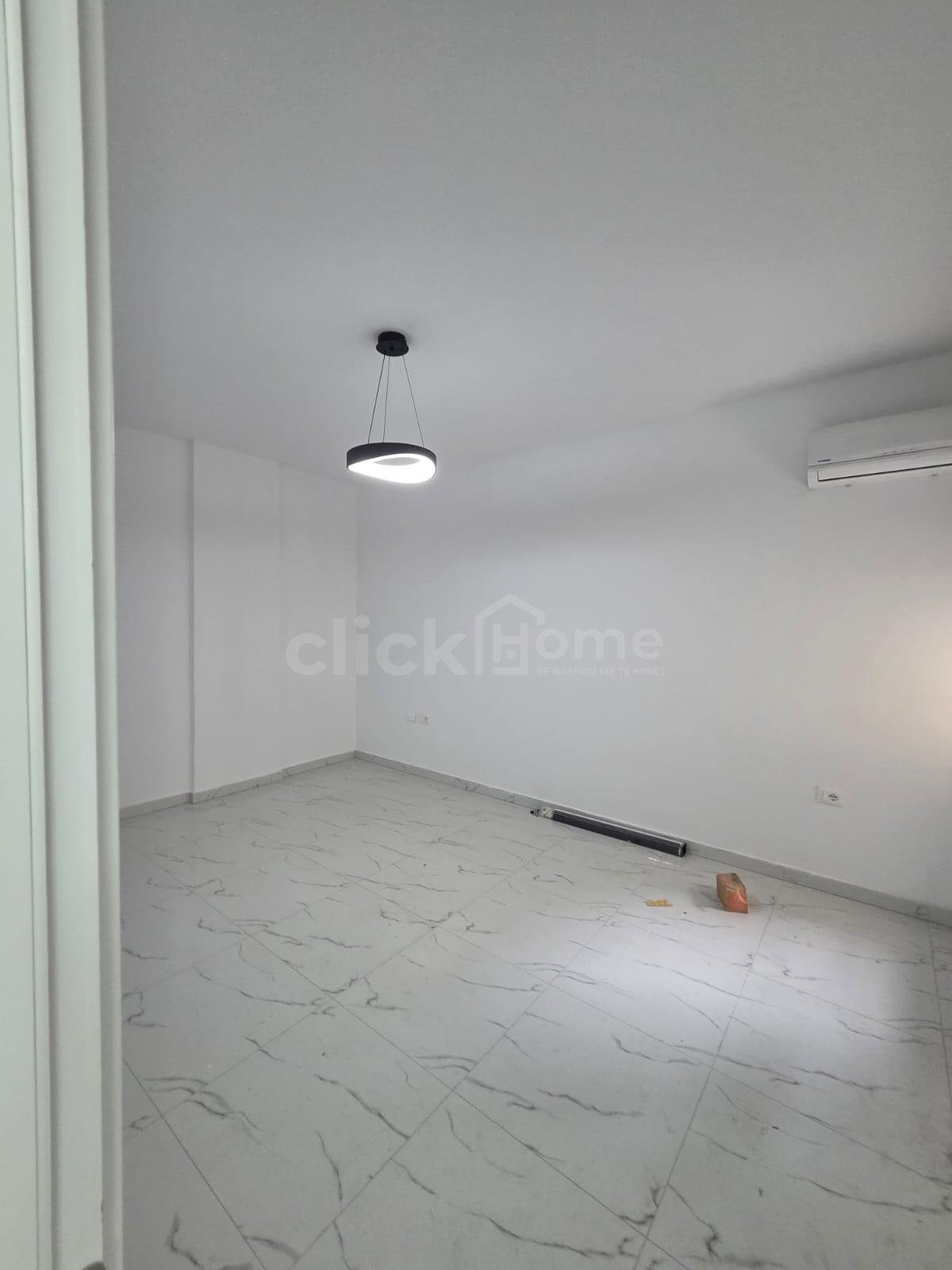 Apartamento 3+1 para alugar «Komuna e Parisit»