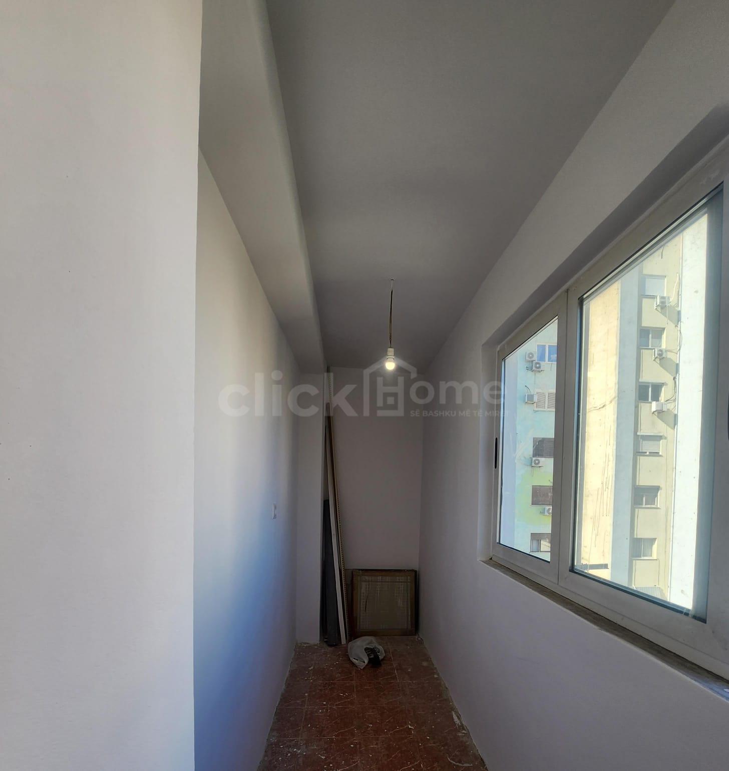 Shitet apartament 1+1 ” rrugën grigor heba”