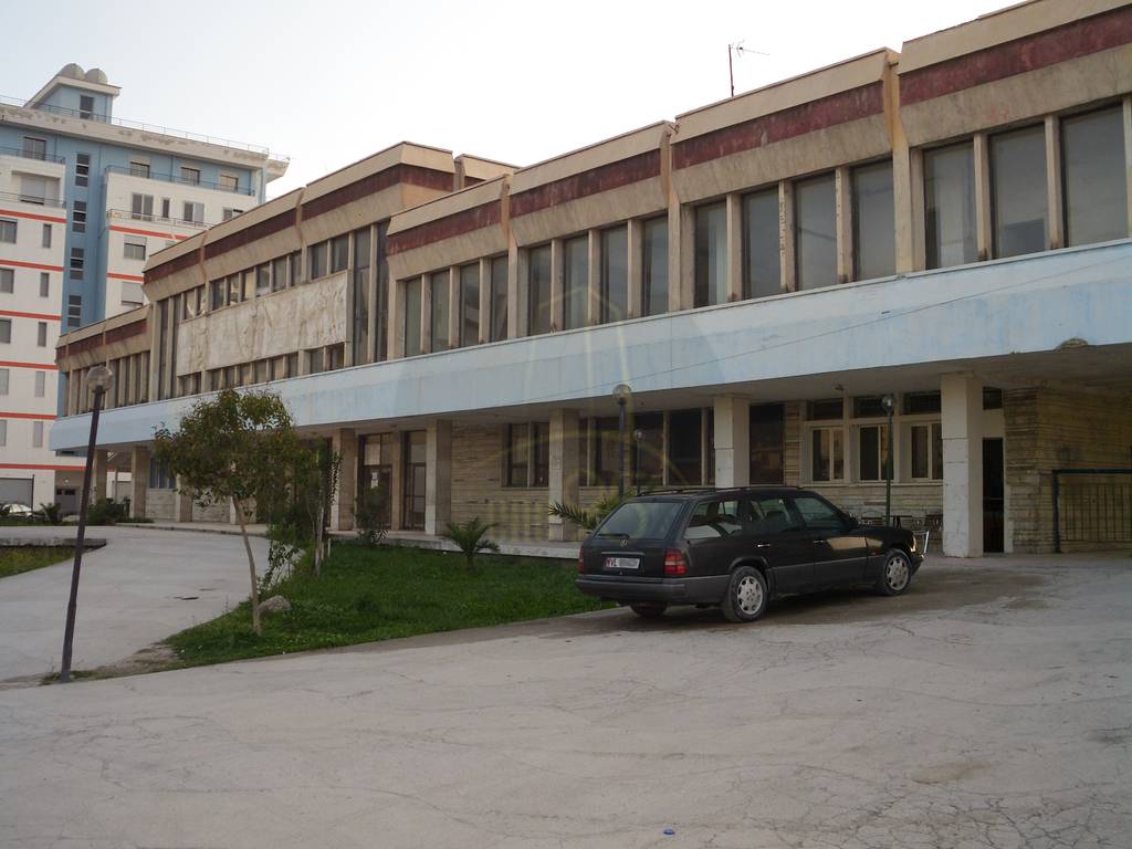 Exclusive ene95!!! House for sale, one story, near the train station, Vlorë