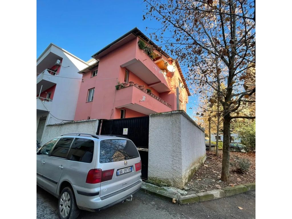 For sale: 3-storey villa, 'Xhanfize Keko' street