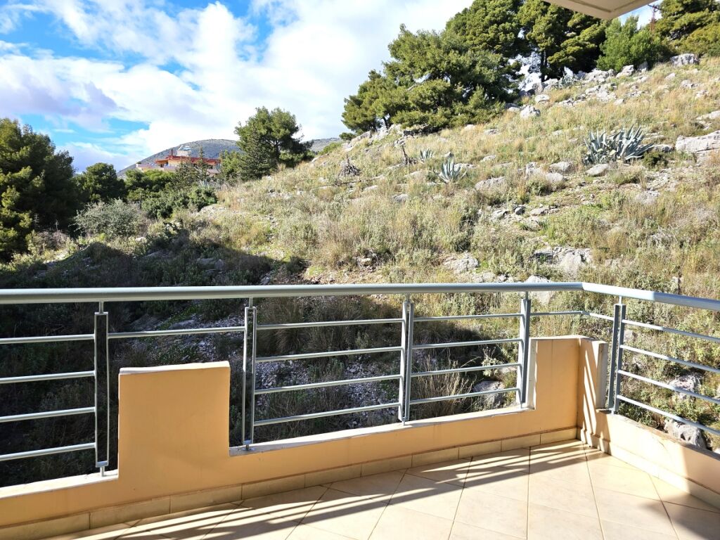 Three bedroom seaview apartment