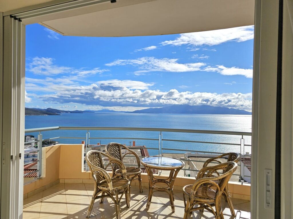 Three bedroom seaview apartment