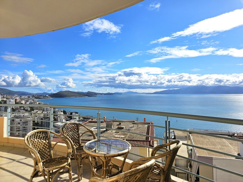Three bedroom seaview apartment