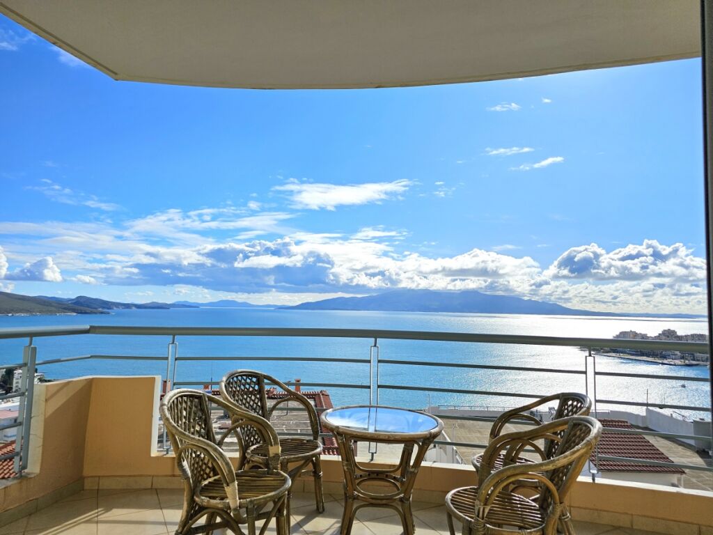 Three bedroom seaview apartment