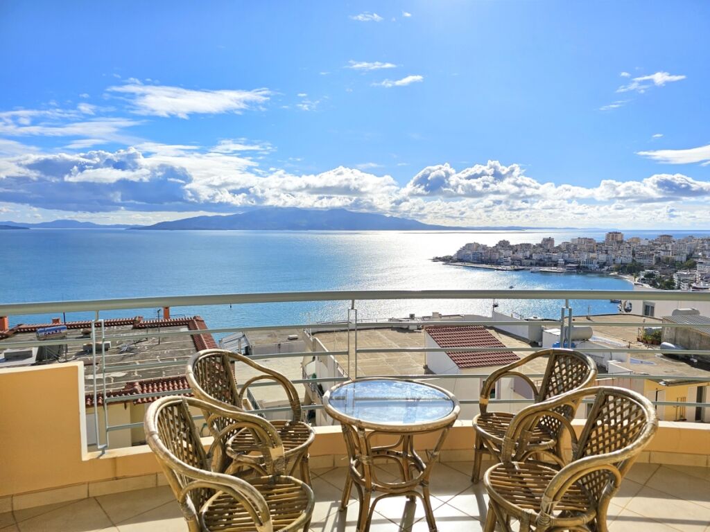 Three bedroom seaview apartment